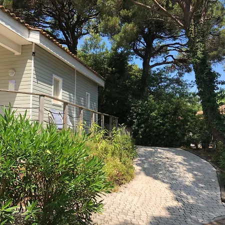 別荘 Saint Tropez -parc Oasis ガッサン